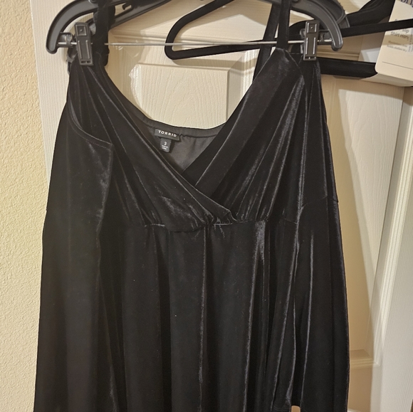 Torrid Velvet Cold Shoulder Dress - Picture 3 of 6